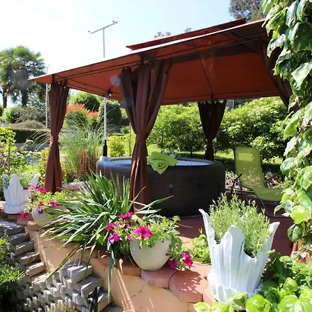 Holiday home Strandnahes Haus Bella Mit Whirlpool Im Garten