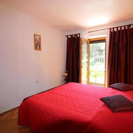 Strandnahes Haus Bella Mit Whirlpool Im Garten Porec