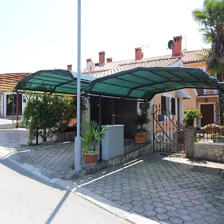 Bella Holiday home