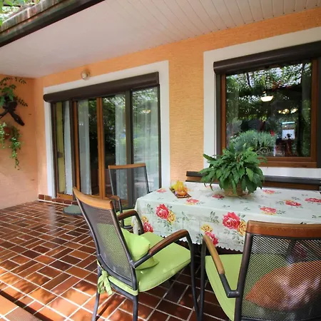 Strandnahes Haus Bella Mit Whirlpool Im Garten Porec