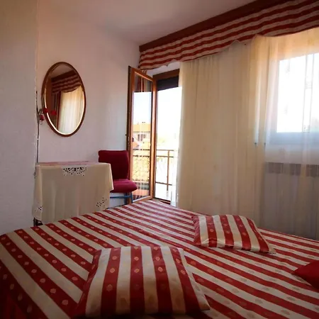 Strandnahes Haus Bella Mit Whirlpool Im Garten * Porec