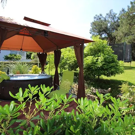 בית נופש Strandnahes Haus Bella Mit Whirlpool Im Garten